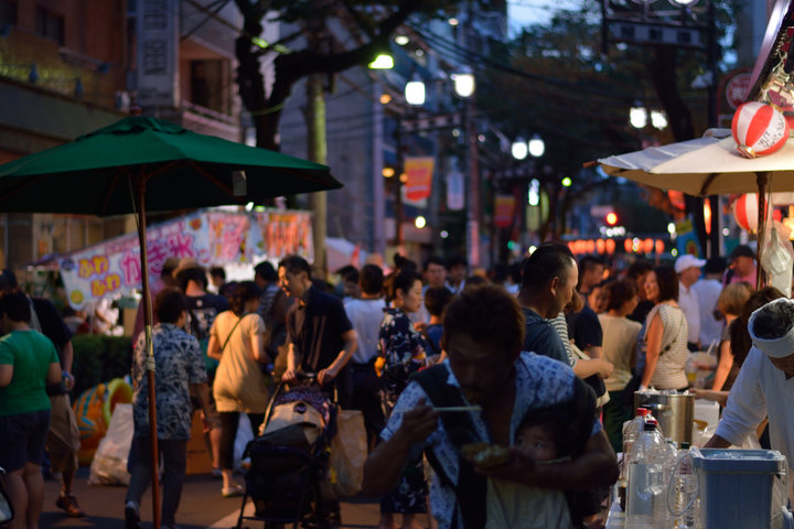 輪投げを楽しむ子どもたち