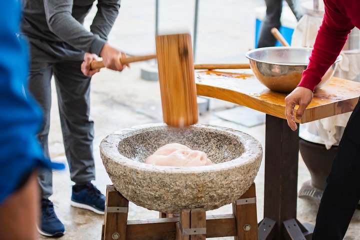 年末餅つき大会の様子